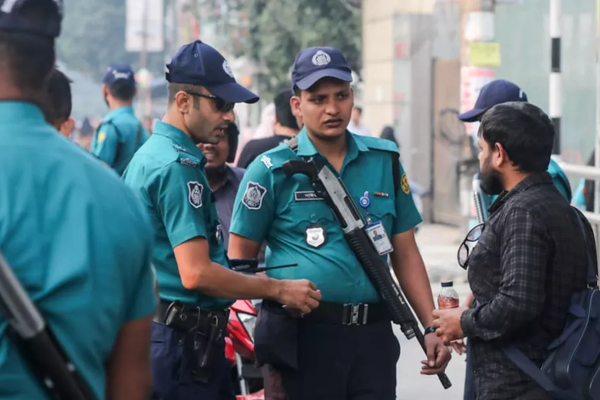 আওয়ামী লীগের প্রতিষ্ঠাবার্ষিকী ঘিরে নিরাপত্তা জোরদার, দেশজুড়ে সতর্ক অবস্থানে পুলিশ