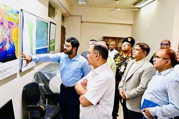 প্রধানমন্ত্রীর আকস্মিক স্পারসো পরিদর্শন, আধুনিক মহাকাশ গবেষণা প্রতিষ্ঠান গড়ে তোলার নির্দেশ