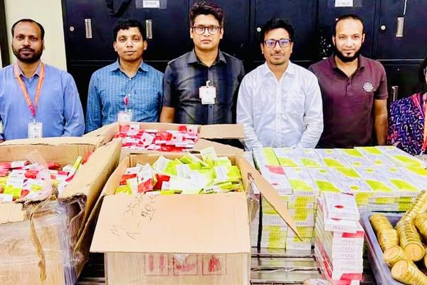শাহজালালে শুল্ক ফাঁকির চেষ্টায় বিপুল পরিমাণ বিদেশি সিগারেট, স্বর্ণালঙ্কার ও বিদেশি মদ জব্দ