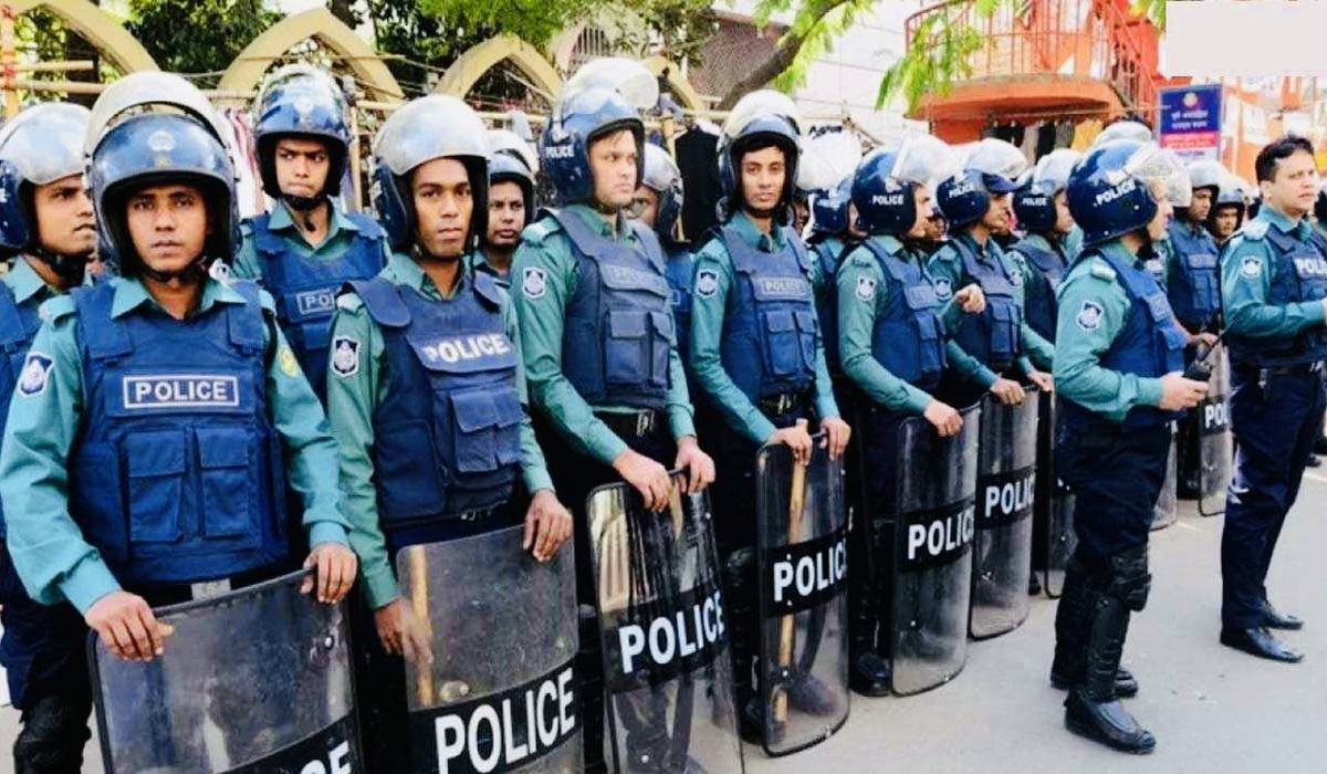 সারা দেশে বোমা হামলার আশঙ্কা, পুলিশকে সর্বোচ্চ সতর্ক থাকার নির্দেশ, গোপন সংবাদের ভিত্তিতে সতর্কতা জারি, চেকপোস্ট-টহল ও মোবাইল ডিউটি জোরদারের নির্দেশ