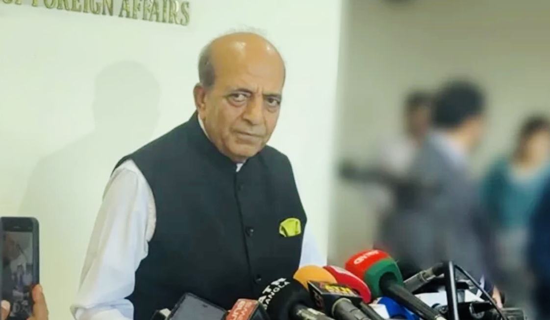 ‘দুই দেশের সরকারপ্রধান বসলেই অনেক সমস্যার সমাধান সম্ভব’: ত্রিবেদীর বার্তায় ঢাকা-দিল্লি সম্পর্ক মেরামতের ইঙ্গিত