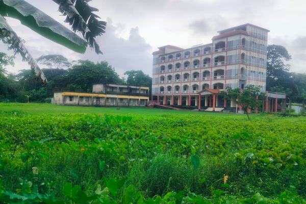 জলাবদ্ধতায় ডুবে রাজাপুর মাধ্যমিক বিদ্যালয়ের মাঠ, খেলাধুলা থেকে বঞ্চিত শতাধিক শিক্ষার্থী